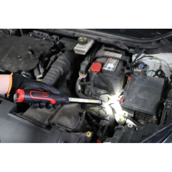 Baladeuse rechargeable COB 1000 lumens avec spot 150 lumens de KS Tools 150.4313F.Mise en situation au garage.