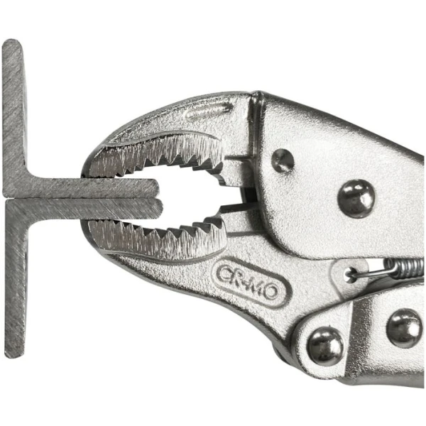 Pince étau KS Tools - 115.1141F - pour têtes de vis Ø7-12 mm - En situation