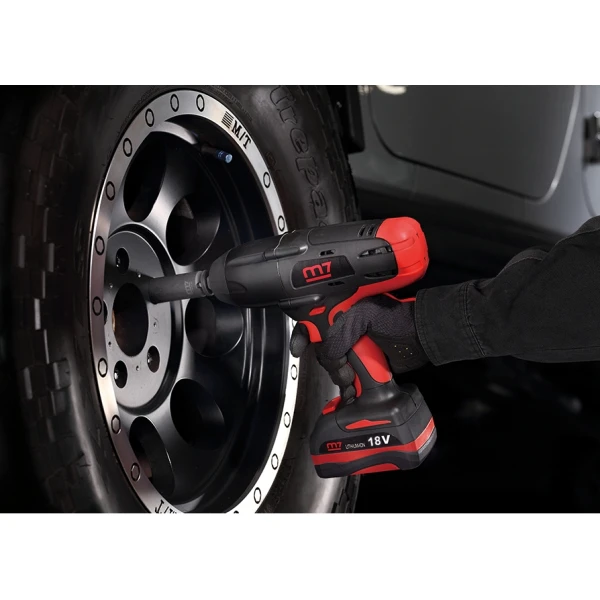 Clé À Chocs 1/2" 18V - 5.0Ah M7 - DW18502A - Mise en situation