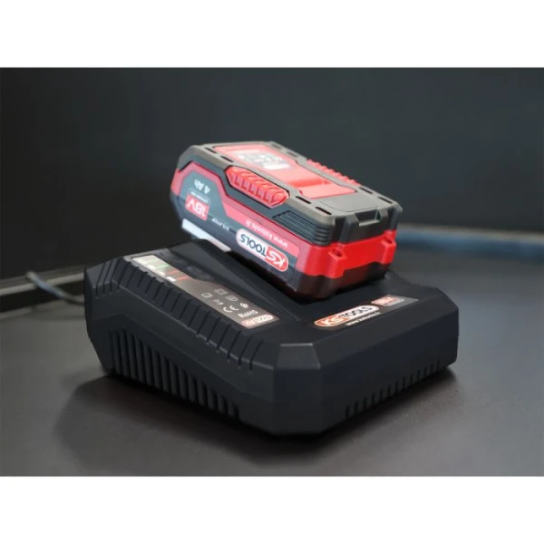 Batterie 18V et son chargeur pour le compresseur portatif silencieux 5L sans fil - KS Tools 165.0816F-A1