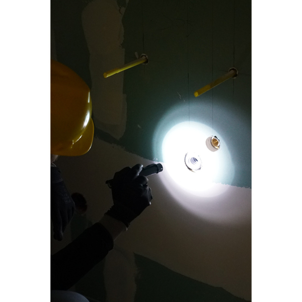 Lampe de poche à LED COB 2 en 1, 140 Lumens BT130910 Brilliant Tools