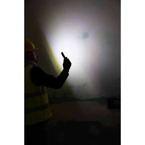 Lampe de poche à LED COB 2 en 1, 140 Lumens BT130910 Brilliant Tools