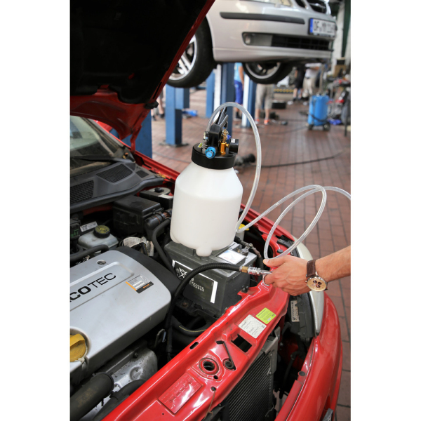 Appareil de remplissage d’huile de boîte de vitesse avec adaptateur BT621000 Brilliant Tools