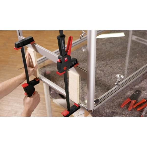 Presse "Une main" Ouverture 300/85 mm BESSEY