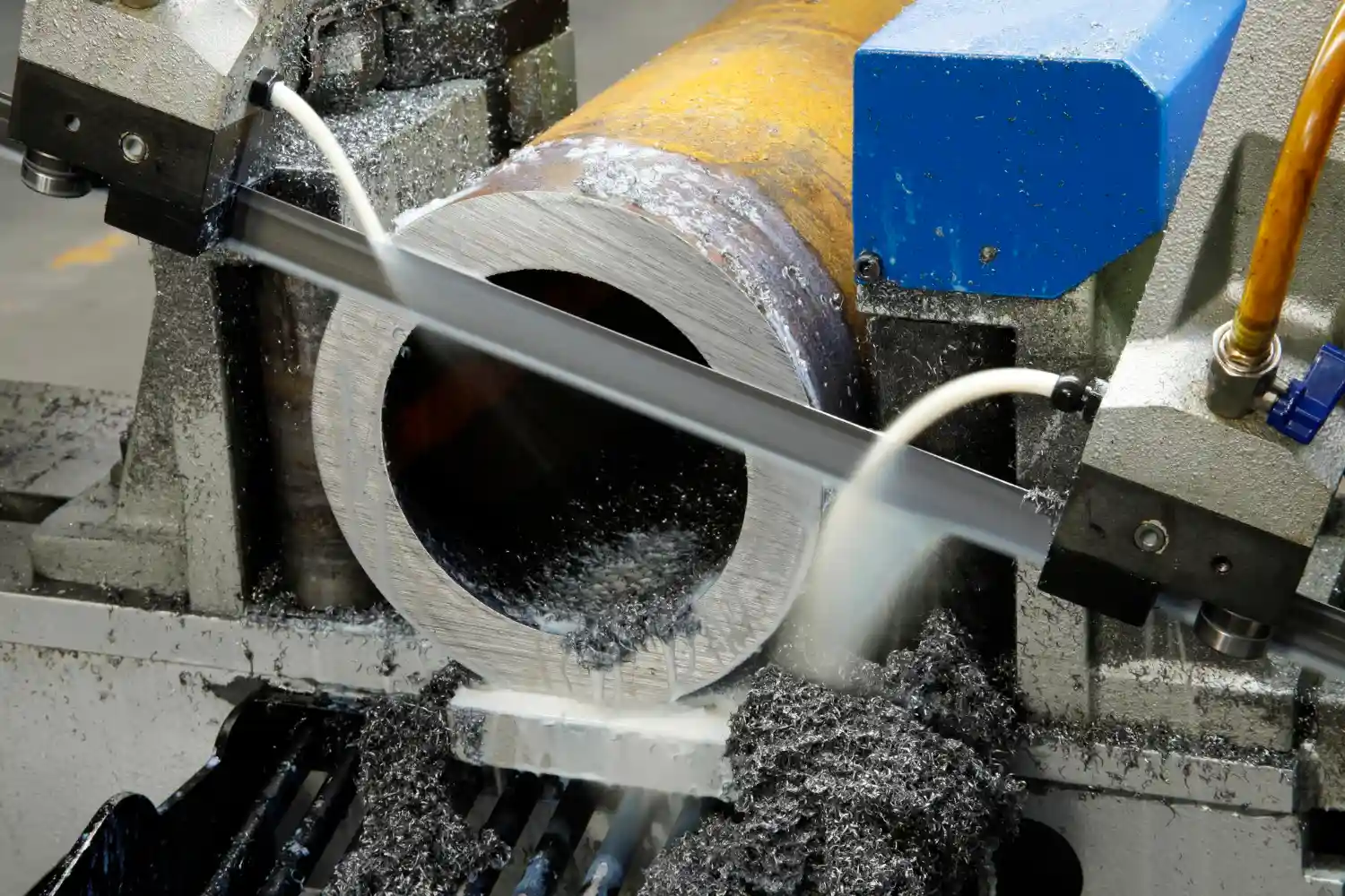 Comment changer une lame de scie à ruban métal ? - Blog Planet Tools