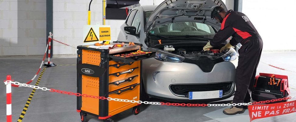 Équipement de sécurité pour la maintenance des véhicules électriques