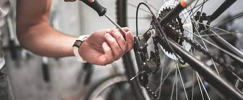 les outils essentiels pour un réparateur de vélos